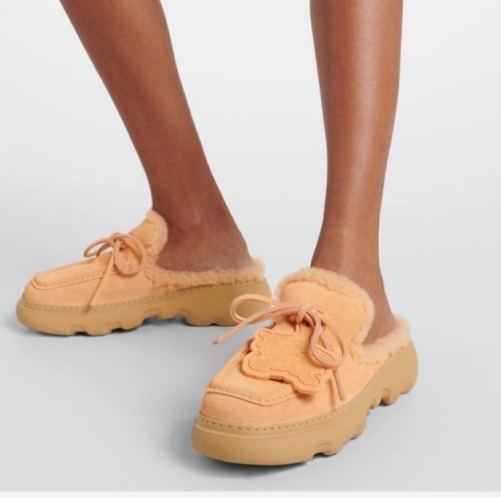 Burberry Stony faux fur suede mules Marshmallow peach orange size 36 US6